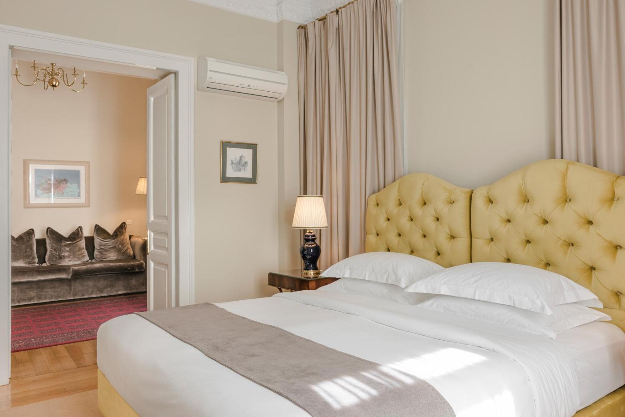 Noble Suites Aten Exteriör bild