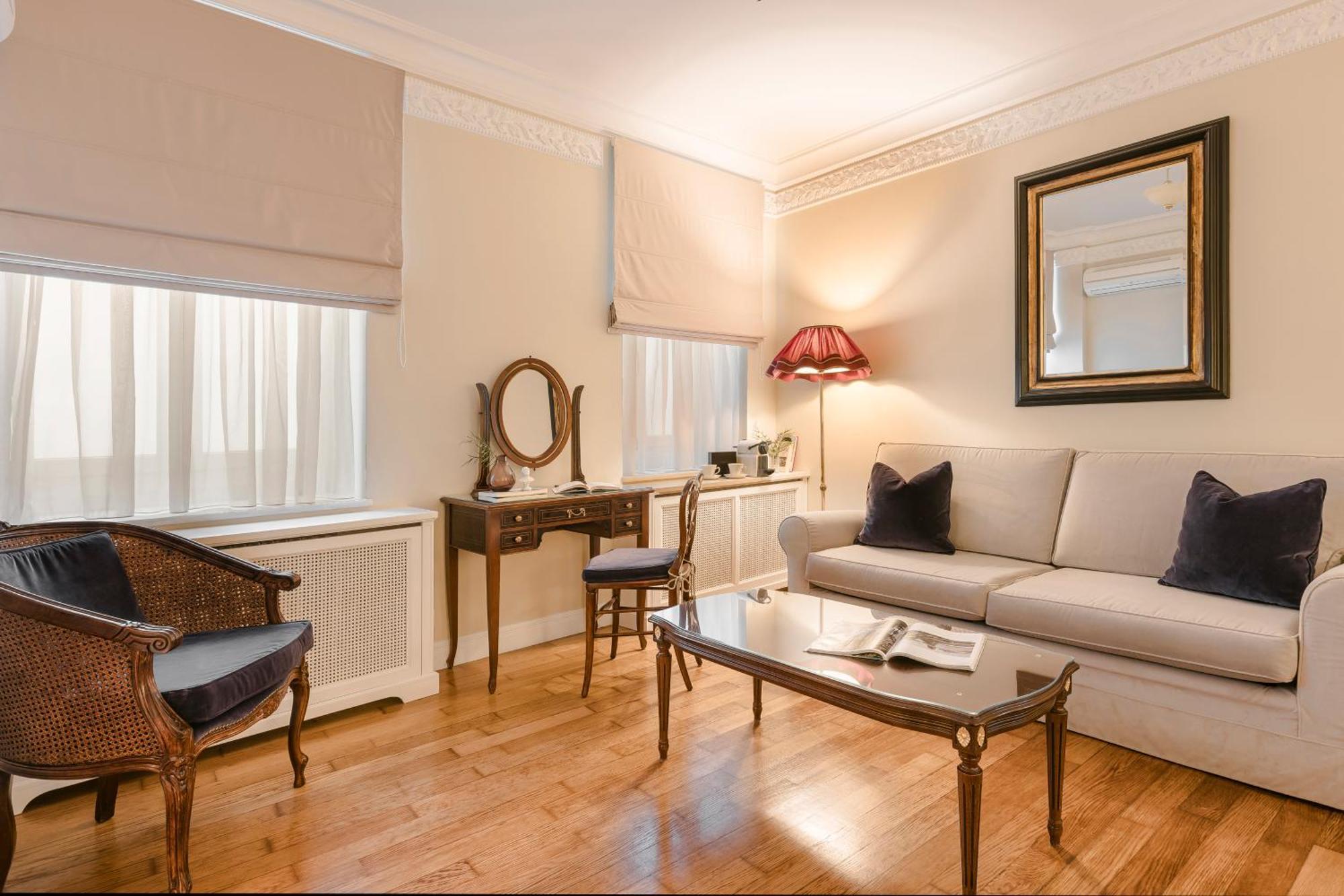 Noble Suites Aten Exteriör bild