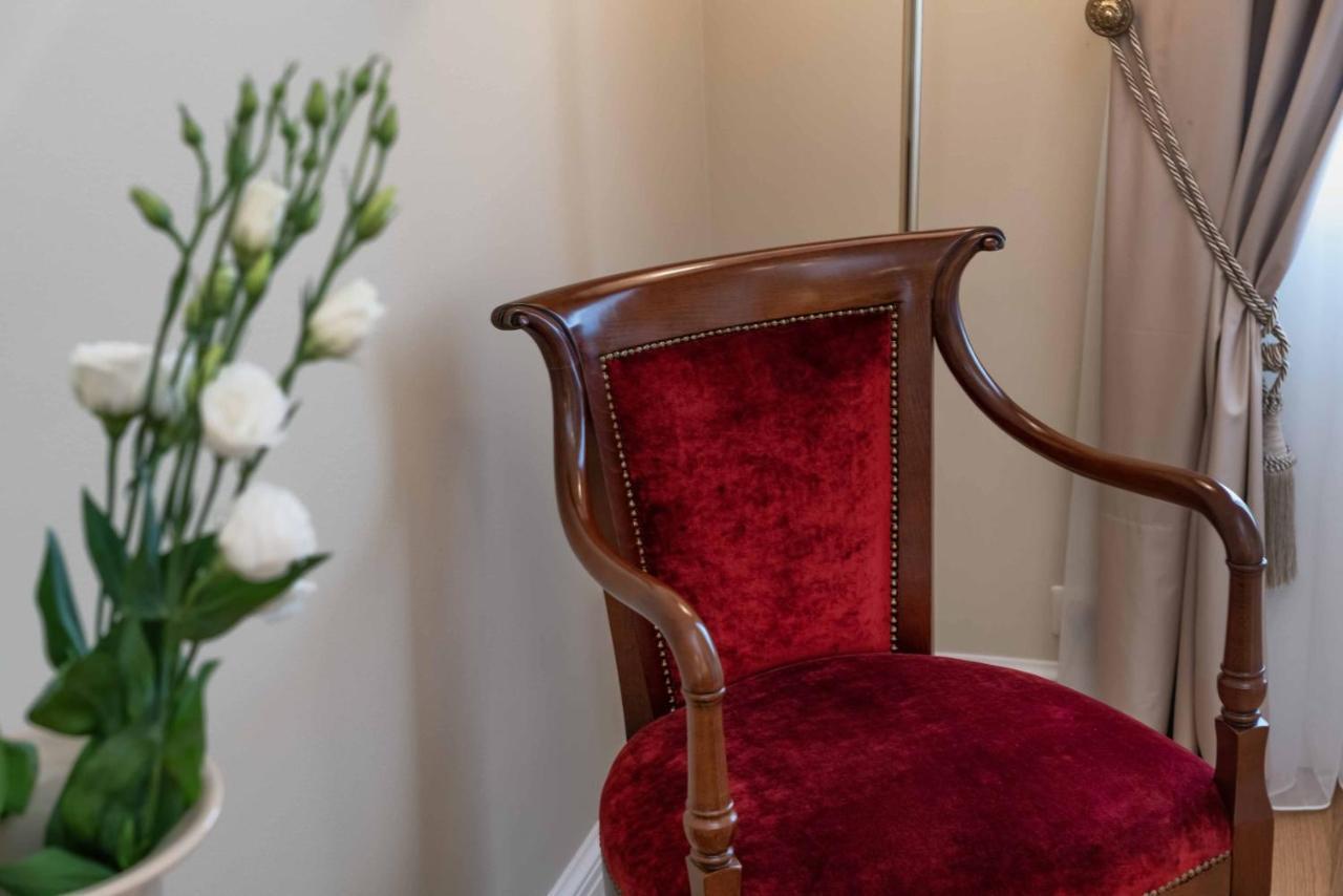 Noble Suites Aten Exteriör bild