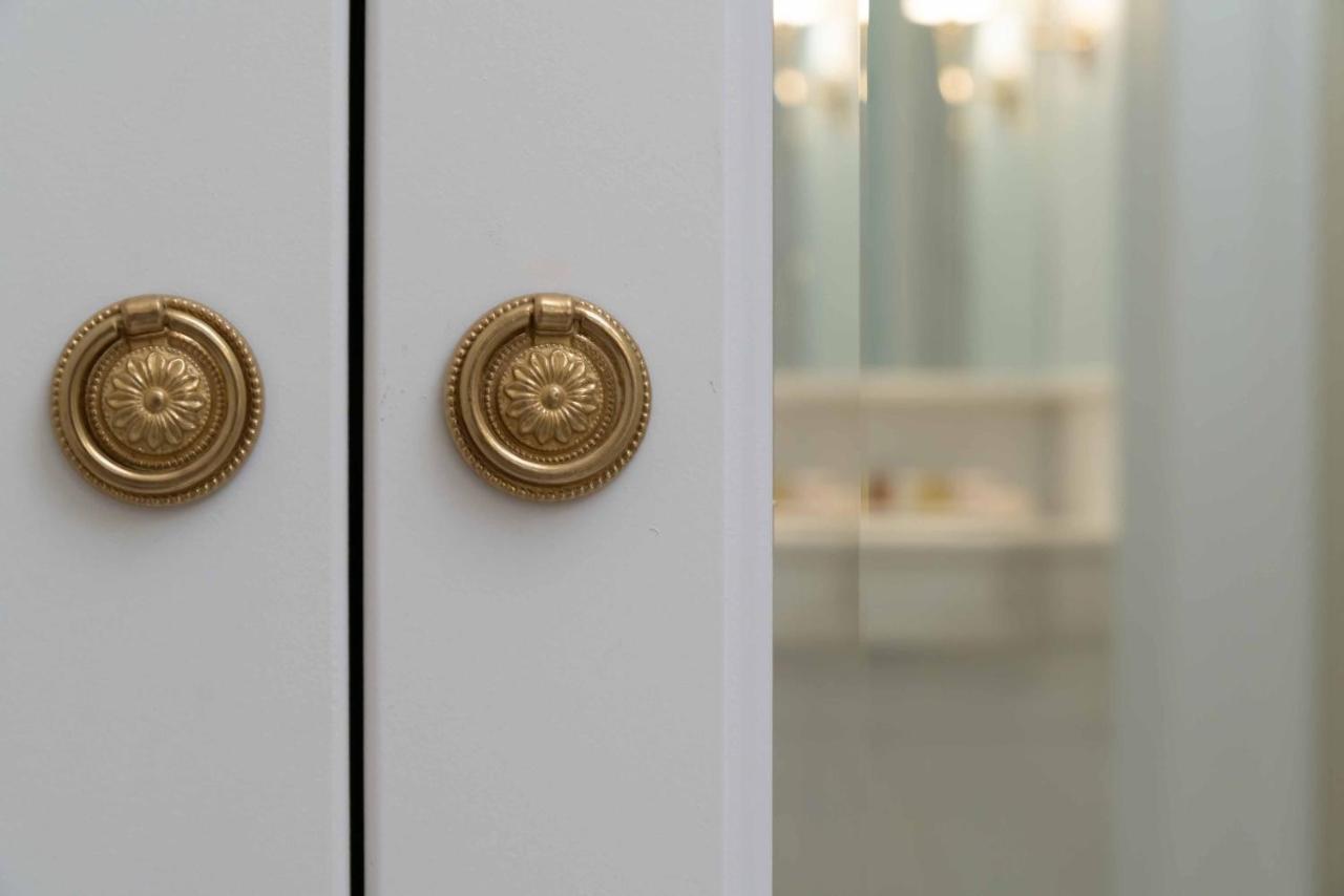 Noble Suites Aten Exteriör bild